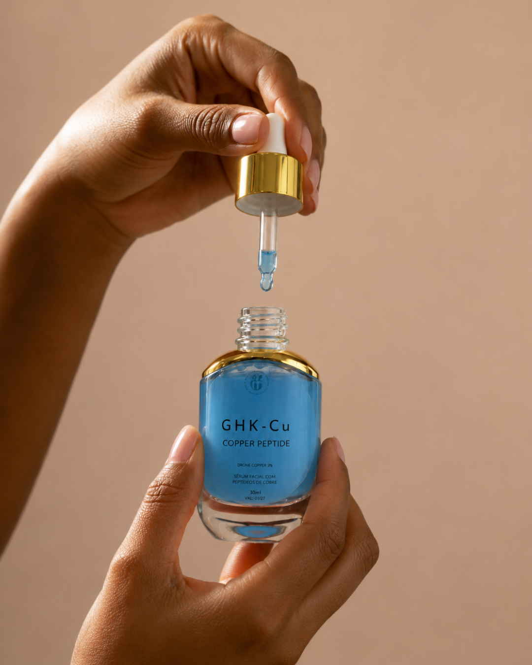 Aplicação do sérum GHK-Cu da Mineral Pharma